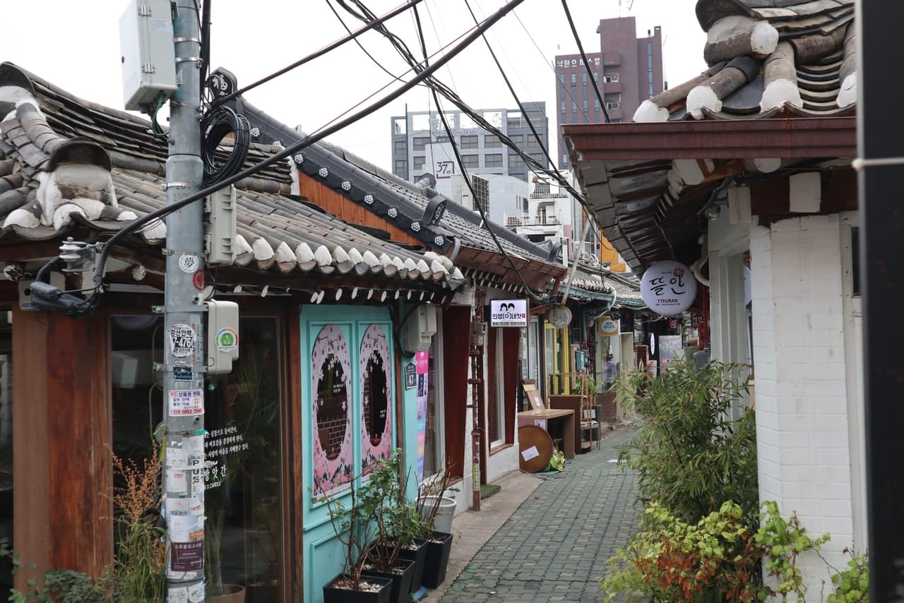 Hanok houses in Ikseon-dong