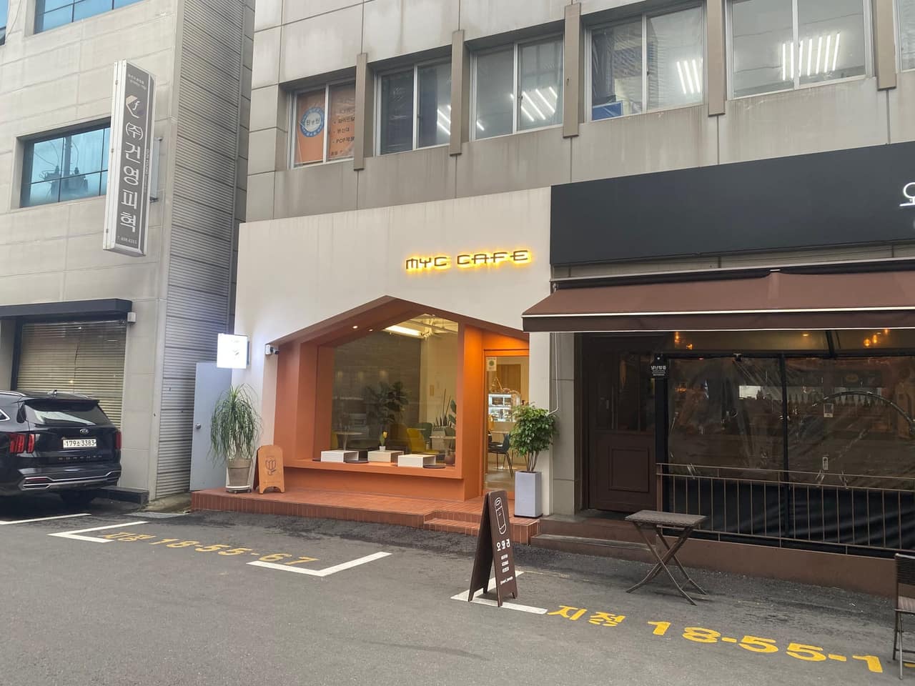 Storefronts in Seongsu-dong