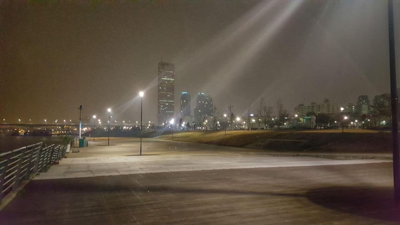 63 Building and Yeouido Han River Park at night