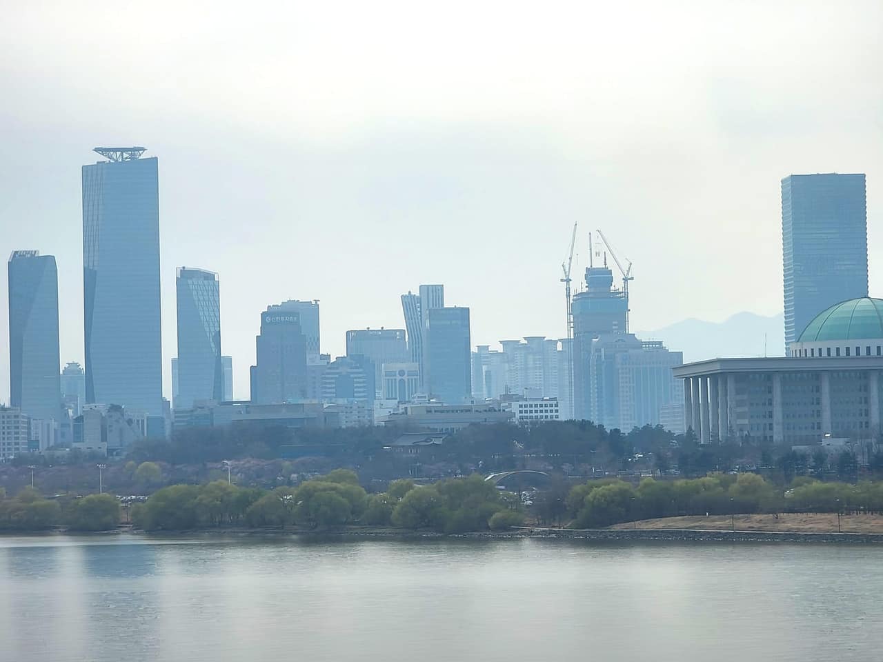 Yeouido Hangang Park seen from Dangsan Railway Bridge